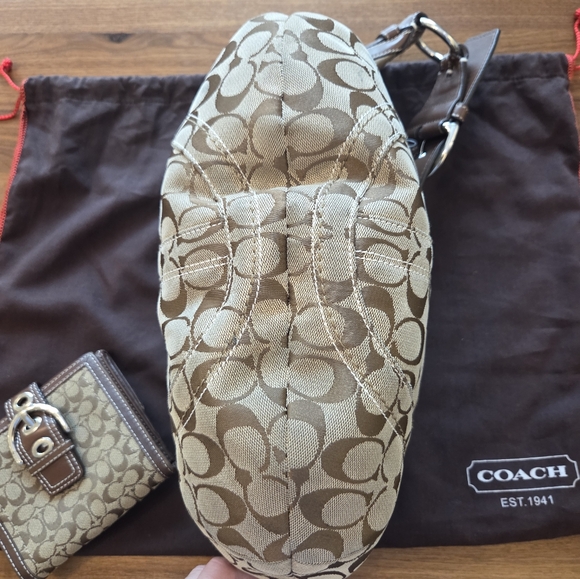 Coach Signature 15" Jacquard Hobo in Beige Brown + Matching Wallet - Picture 8 of 16
